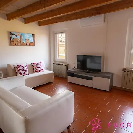 Fuoriporta Affitti Brevi - Tetti Di Apartmán Parma