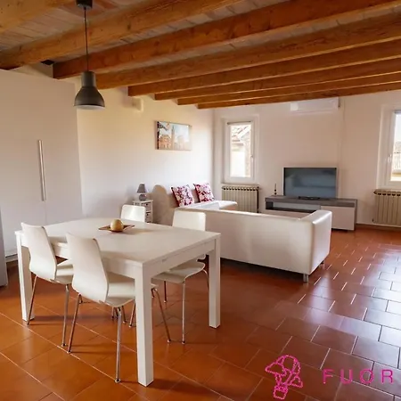 Fuoriporta Affitti Brevi - Tetti Di アパート *