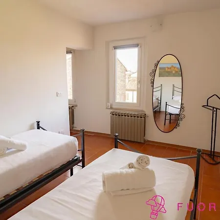 Fuoriporta Affitti Brevi - Tetti Di アパート