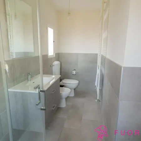 アパート Fuoriporta Affitti Brevi - Tetti Di パルマ