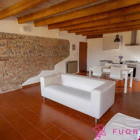 Fuoriporta Affitti Brevi - Tetti Di *